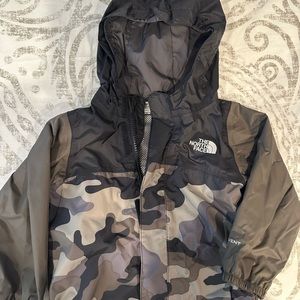 The North Face raincoat size 12-18 months. Brand new, never worn!